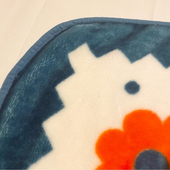 Vintage Winnie the Pooh Blanket Piglet Eeyore Tigger - Picture 6 of 16